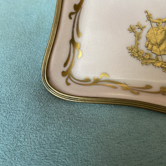 Carlin Comforts Pink Porcelain Dresser Ashtray - Picture 10 of 15